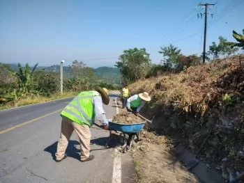 Gobierno de SLP realiza trabajos preventivos en carreteras ante temporada de lluvias
