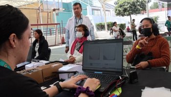 Puebla entrega más de 2 mil audífonos de alta tecnología en 96 municipios