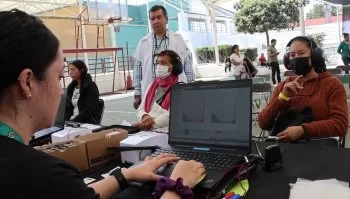 Puebla entrega más de 2 mil audífonos de alta tecnología en 96 municipios