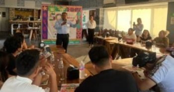 Capacitan a personal de restaurante 7 Leguas para el Tianguis Turístico 2026 en Acapulco