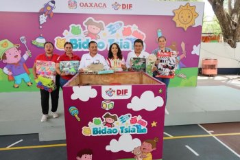 DIF Oaxaca recibe donaciones de juguetes de 15 dependencias estatales