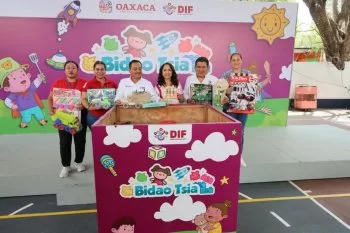 DIF Oaxaca recibe donaciones de juguetes de 15 dependencias estatales