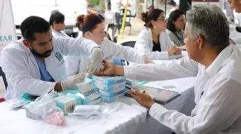 Gobierno de Tabasco entrega créditos ganaderos a productores de Huimanguillo