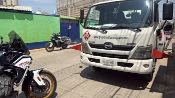 Policía Vial asegura pipa de gas LP con documentación irregular en Oaxaca