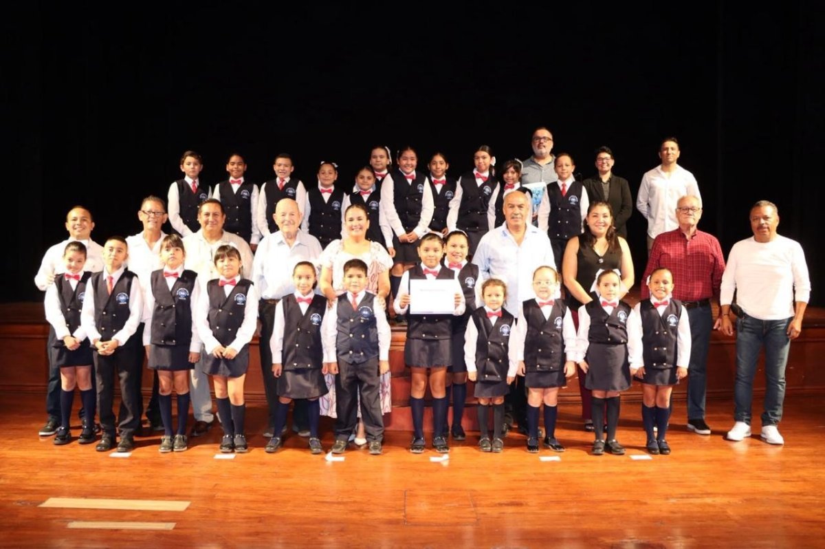 Escuela primaria de Colima gana concurso de interpretación del Himno Nacional 2026