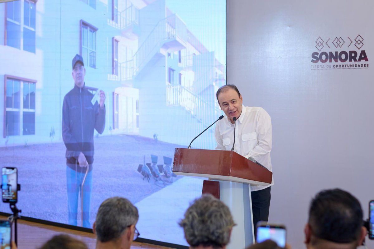 Gobernador Durazo entrega 21 unidades y anuncia tecnología en transporte público de Hermosillo