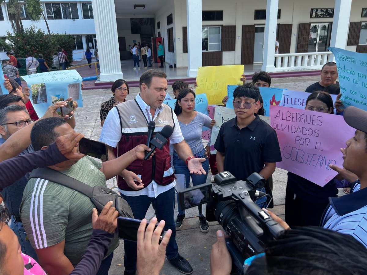 Gobierno de Mara Lezama atiende a estudiantes de albergue en Chetumal