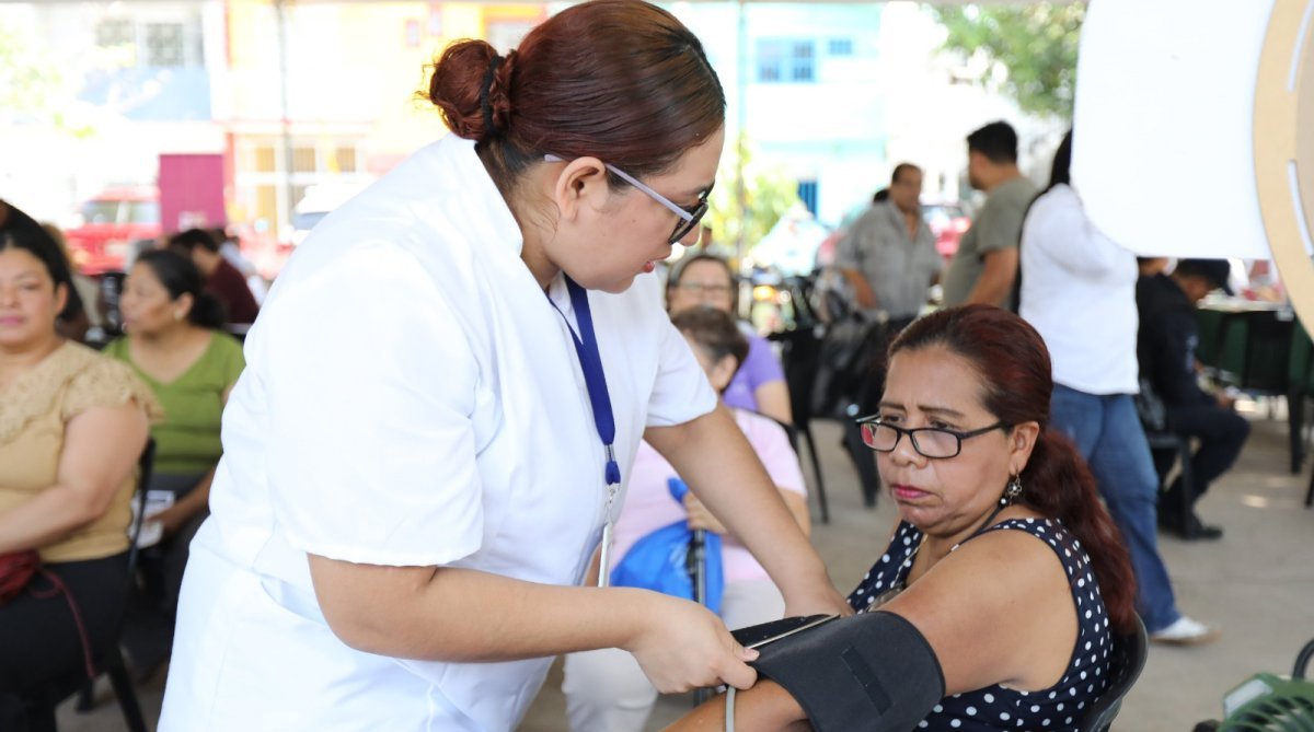 Gobierno de Tabasco entrega becas y nuevo Palacio de los Deportes a 500 atletas de alto rendimiento