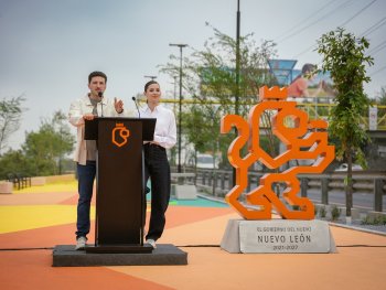 Samuel García entrega andador peatonal en Morones Prieto; presume NL verde y seguro