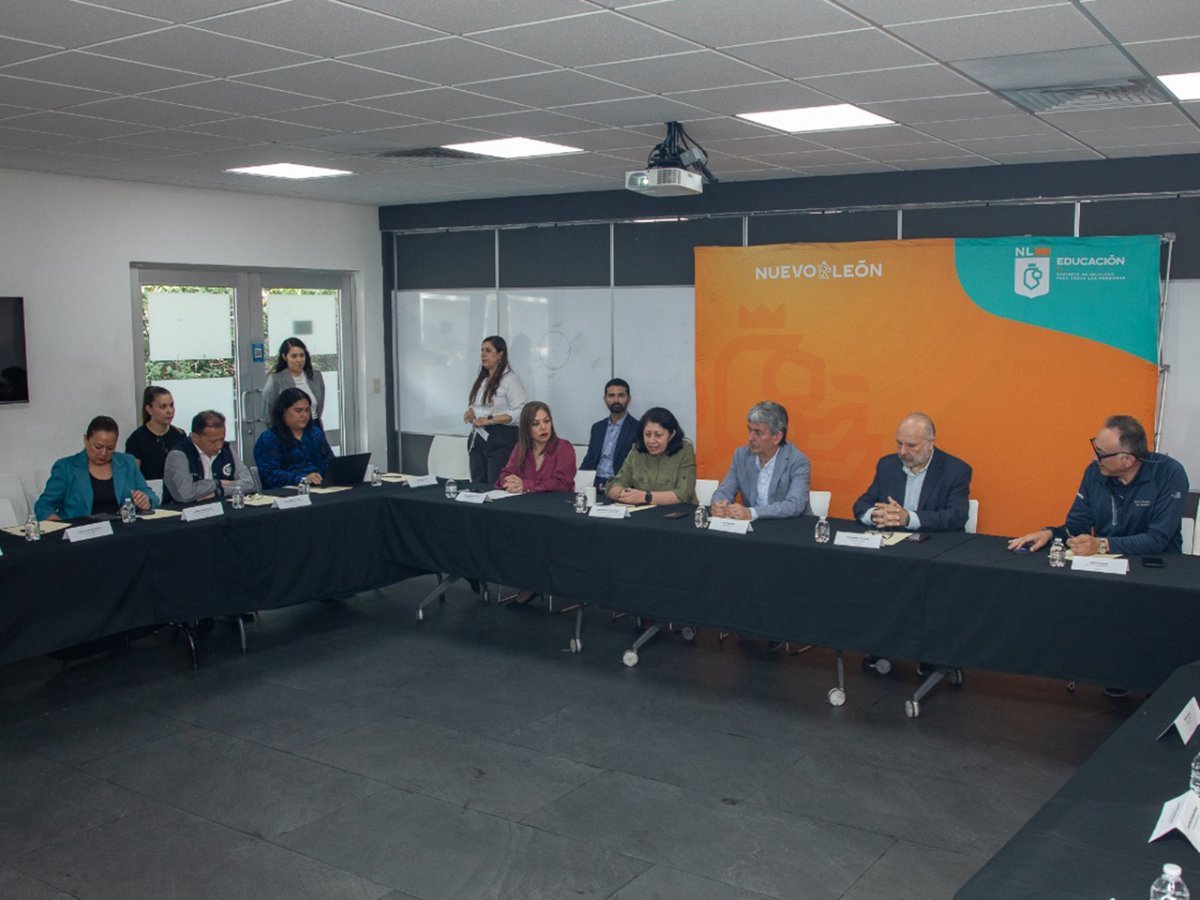Empresas y escuelas proponen fortalecer educación dual en Nuevo León