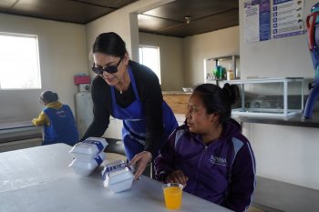Comedor móvil NutriChihuahua llega a comunidades serranas de Balleza
