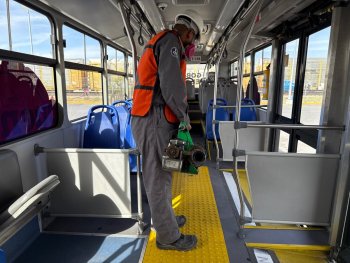JuárezBus realiza fumigación y sanitización en unidades para reforzar higiene