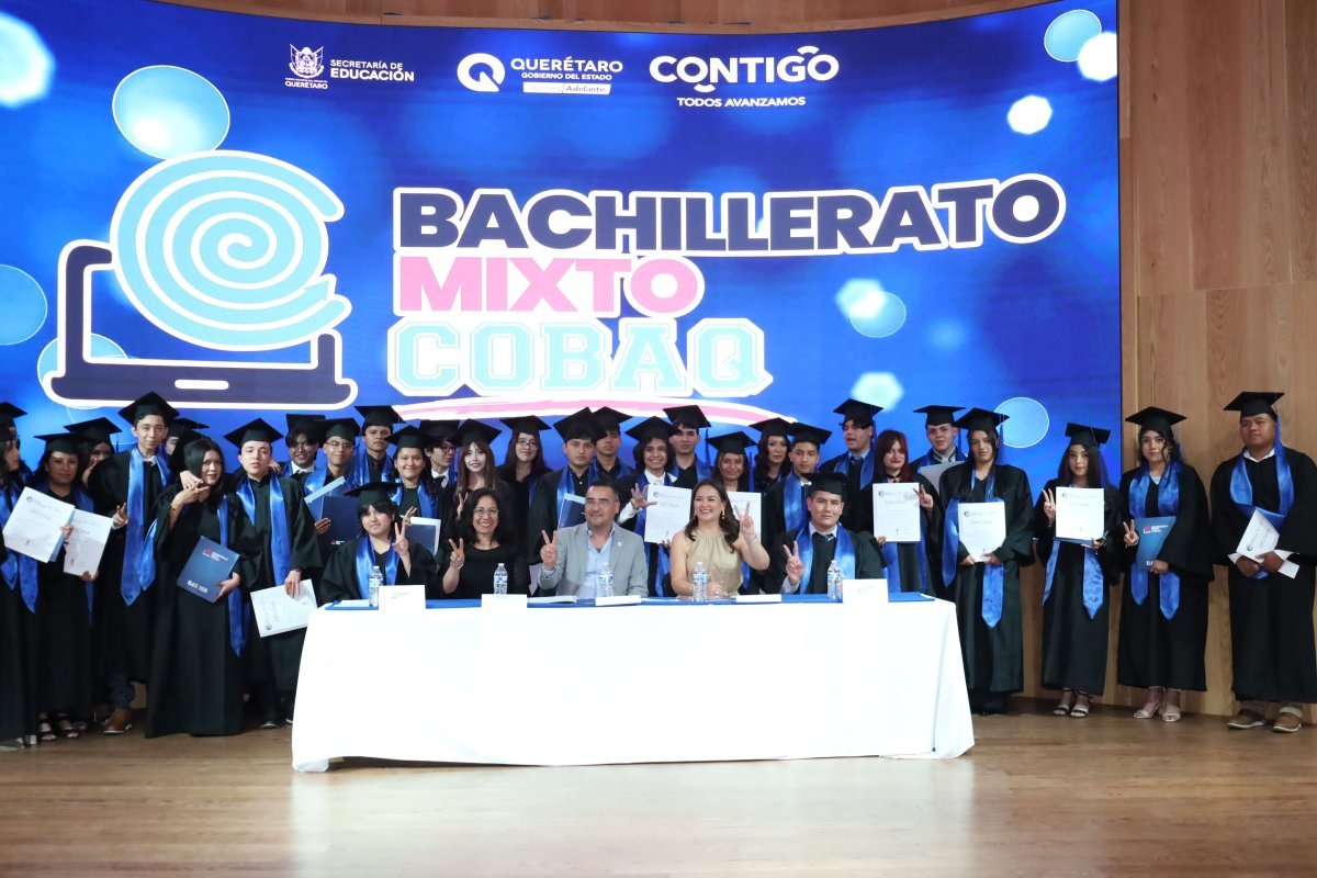 COBAQ gradúa a 65 estudiantes de Bachillerato Mixto; modelo semipresencial suma 418 alumnos