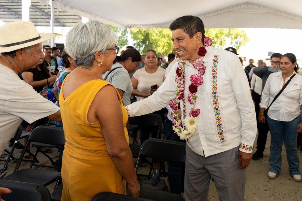 Gobernador Jara inaugura obra de agua potable en Santa María Tonameca con inversión de 19 mdp
