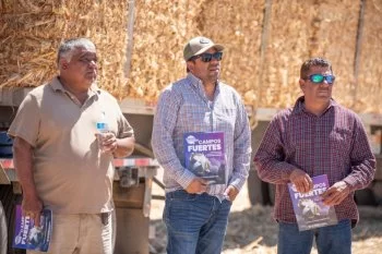 Gobierno de Chihuahua entrega 500 pacas de rastrojo a ganaderos de Praxedis G Guerrero