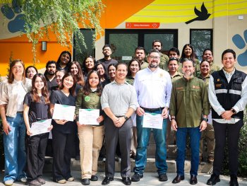 Secretaría de Medio Ambiente reconoce a médicos veterinarios del CEAA en su día