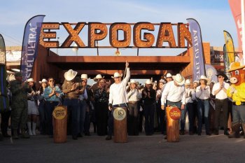 Gobernador Durazo supervisa construcción de planta de residuos en Caborca, inversión de 180 mdp