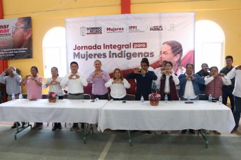 Gobierno de Puebla lleva jornada integral a mujeres indígenas en Zoquitlán