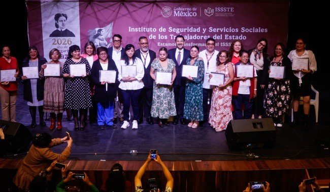 ISSSTE celebra a educadoras de EBDI con reconocimientos por su labor educativa y social
