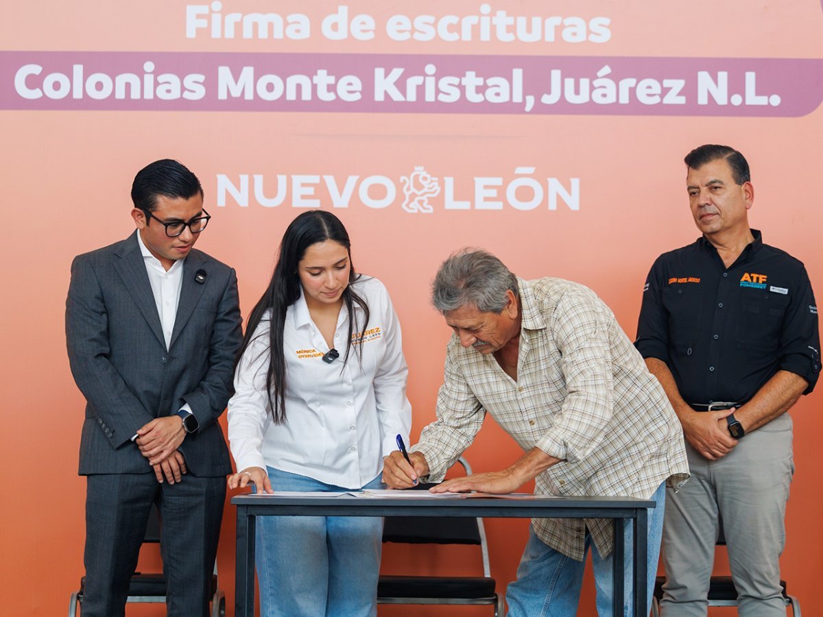 Ratifican 100 escrituras en Monte Kristal tras más de 30 años de espera en Juárez, Nuevo León