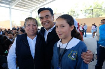 Entregan lentes gratuitos a más de 320 estudiantes en Huimilpan para mejorar su aprovechamiento escolar