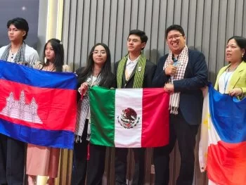 Estudiantes de CECyTE Puebla ganan medalla de plata en Camboya con app ecológica