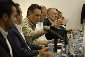 Kuri se reúne con industriales de Querétaro y destaca su papel en el desarrollo económico