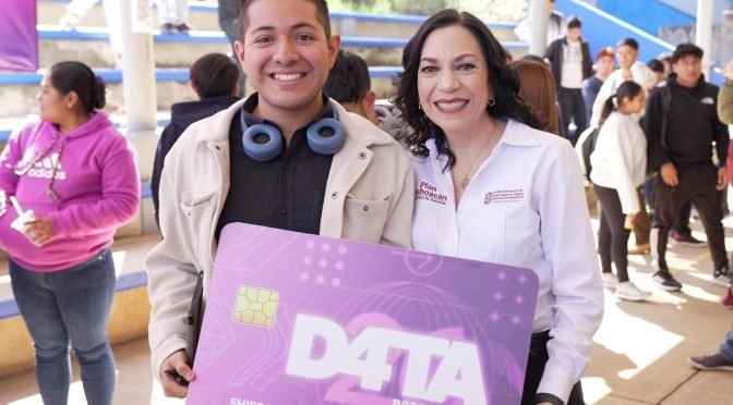 Últimos días para que estudiantes de la UMSNH recojan chip del programa D4TA Datos Gratis