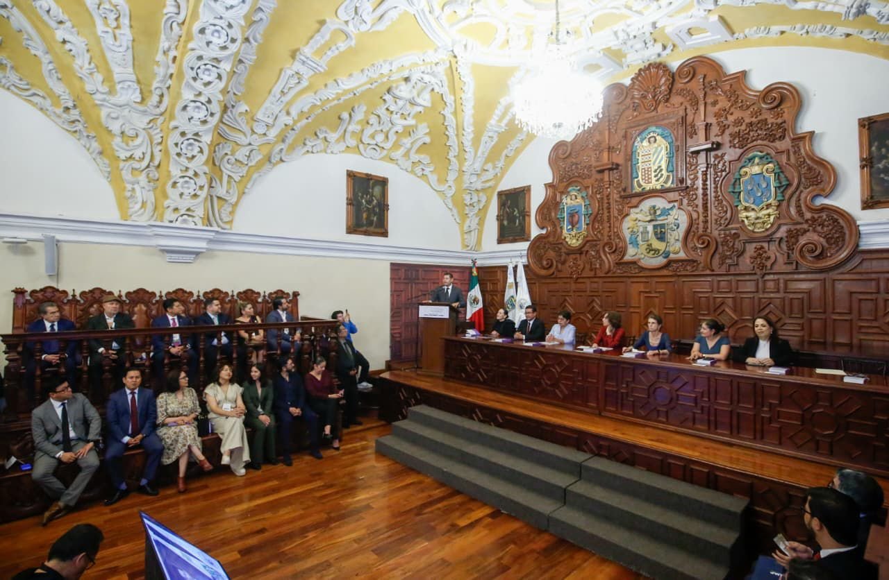 Puebla se consolida como referente científico con proyectos de semiconductores y autos eléctricos