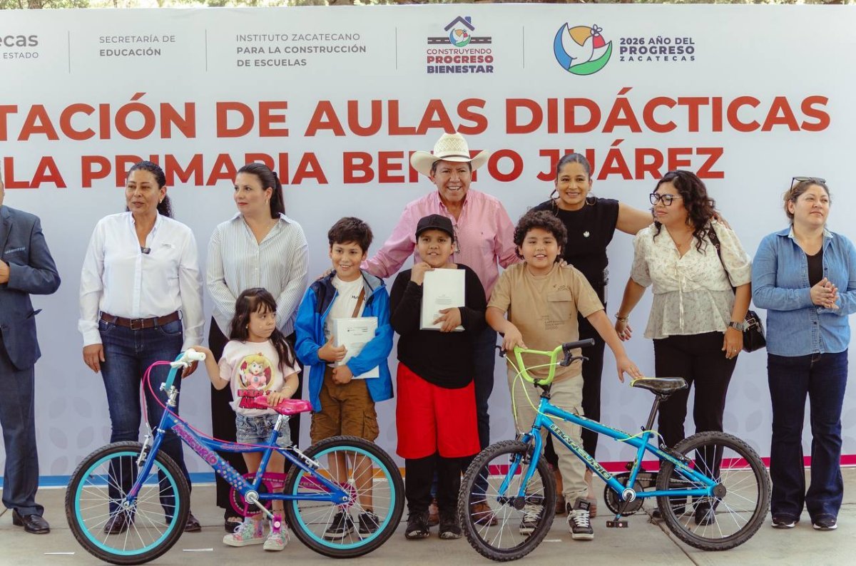 Gobernador David Monreal inaugura rehabilitación de aulas en primaria de Valparaíso