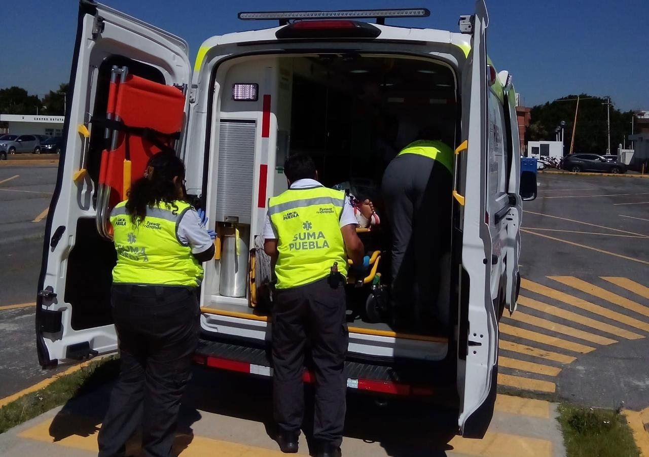 Joven con complicaciones postparto es trasladada vía aérea de Zacatlán a Puebla