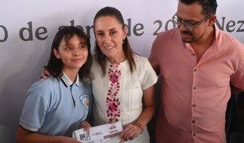 Sheinbaum inicia entrega de Beca Rita Cetina para 9 millones de estudiantes de primaria en México