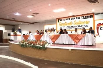 Gobernador de BCS encabeza marcha del Día del Trabajo en Guerrero Negro