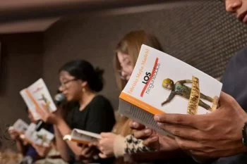 Gobernador de Oaxaca encabeza programa de fomento a la lectura con estudiantes