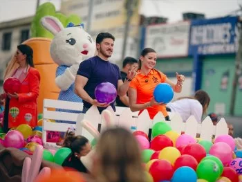 Gobierno de Nuevo León celebra el Día de la Niñez con desfile en Monterrey