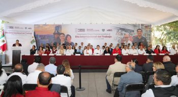 Gobierno de Puebla y sindicatos impulsan desarrollo laboral con soberanía y derechos