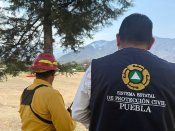 Incendio en Zautla: 80% de control y 70% de liquidación tras combate aéreo y terrestre