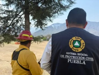 Incendio en Zautla: 80% de control y 70% de liquidación tras combate aéreo y terrestre