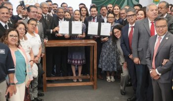 Sheinbaum anuncia acuerdo salarial y firma jornada de 40 horas en el Día del Trabajo