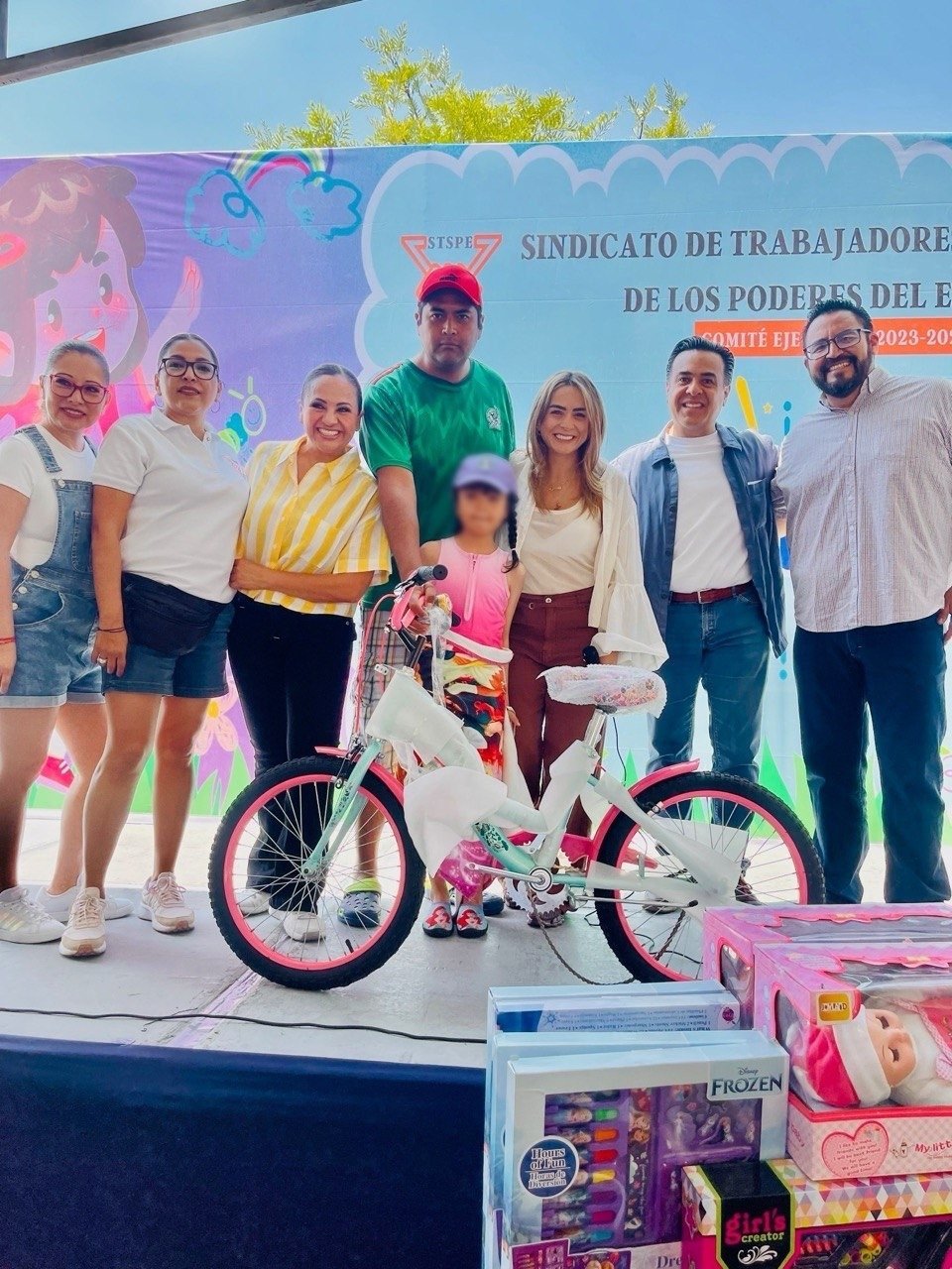 Poder Ejecutivo de Querétaro celebra el Día del Niño y la Niña con trabajadores en San Juan del Río