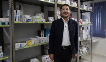 Martí Batres verifica abasto de medicamentos y entrega credenciales en Hidalgo y Edomex