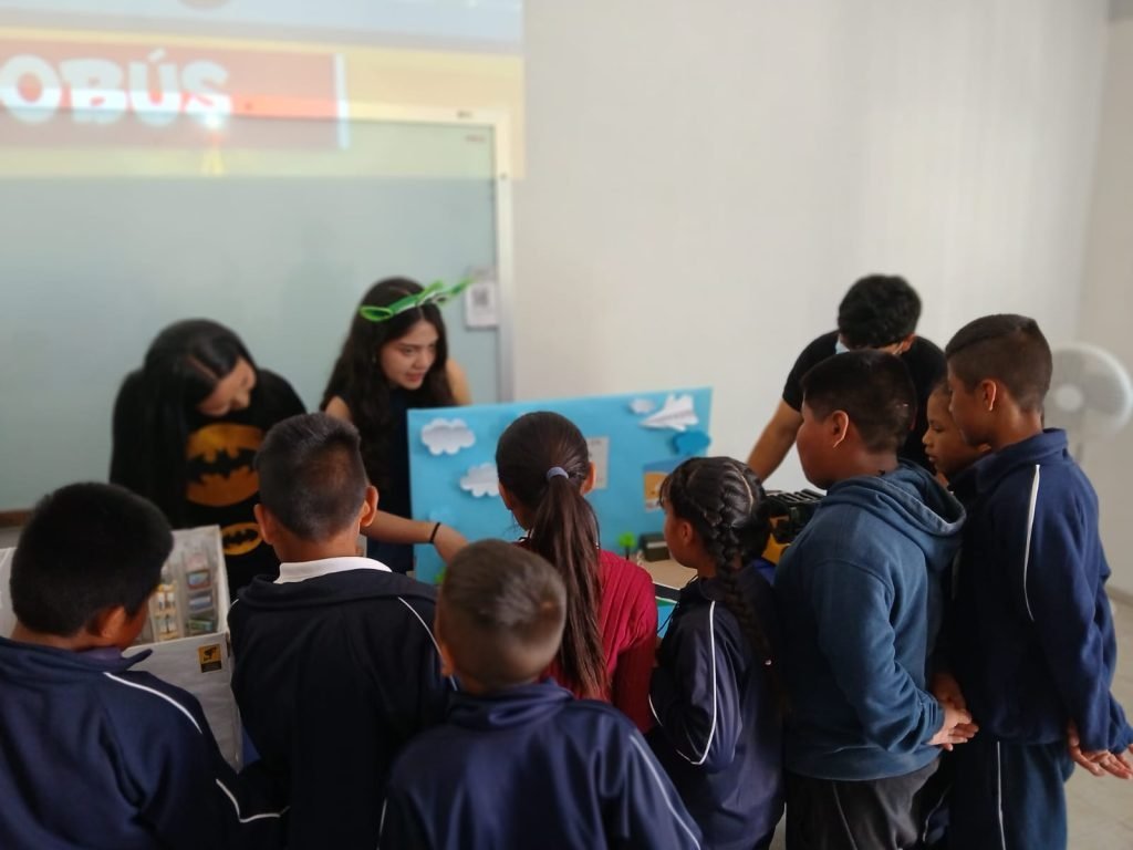 Estudiantes de primaria visitan la Universidad SABES en San Luis de la Paz para fomentar su aspiración educativa