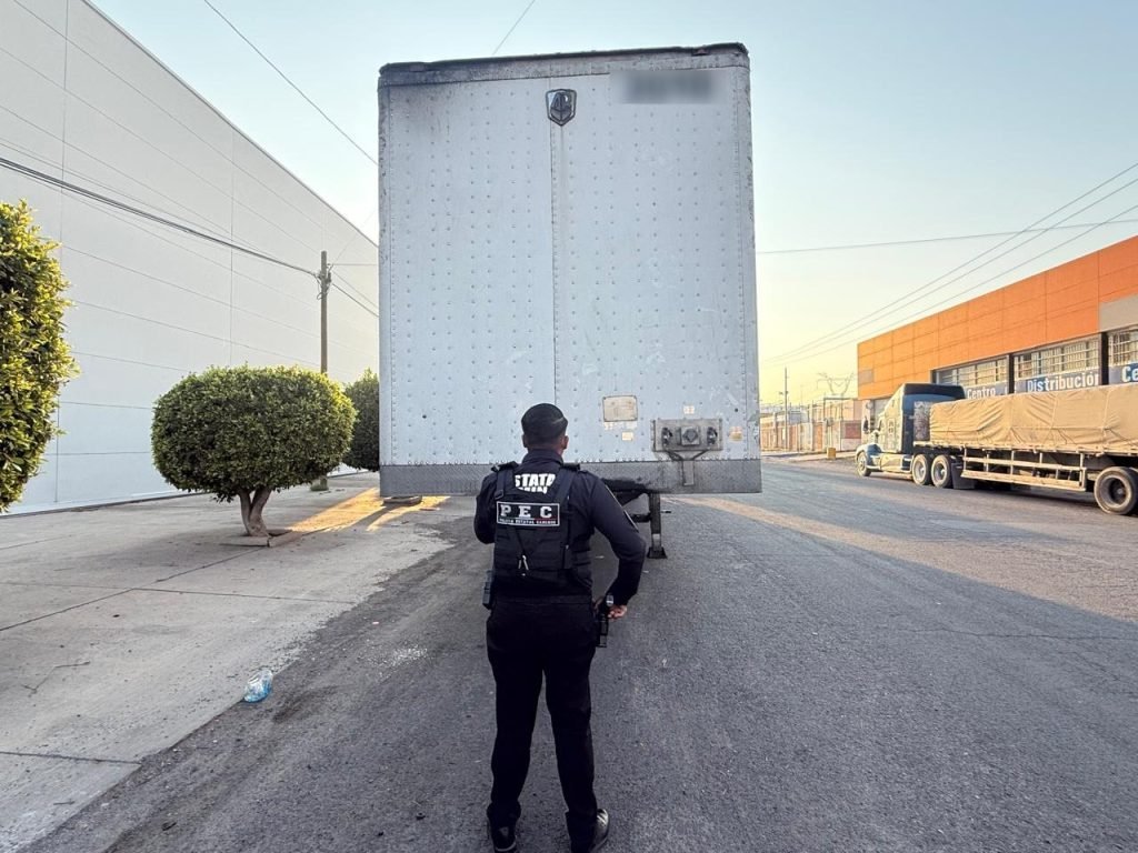 Policía Estatal recupera vehículo robado con mercancía valuada en 2 mdp en Celaya