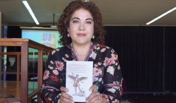 Presentan en Tijuana libro ganador sobre la pandemia: 'Bajo el ala de San Miguel Arcángel'