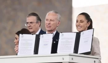 Sheinbaum firma decretos para agilizar inversiones y simplificar trámites en el Plan México