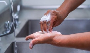 ISSSTE impulsa lavado de manos para reducir infecciones hasta 70% en atención médica