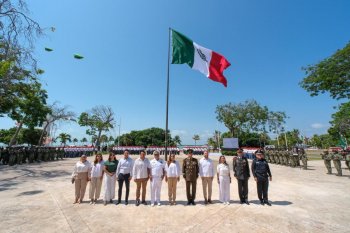 Mara Lezama encabeza en Quintana Roo protesta de bandera de 284 conscriptos del SMN