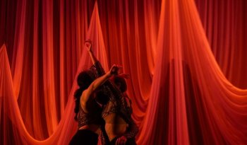 Maternar: danza contemporánea que cuestiona el patriarcado y las labores de cuidado
