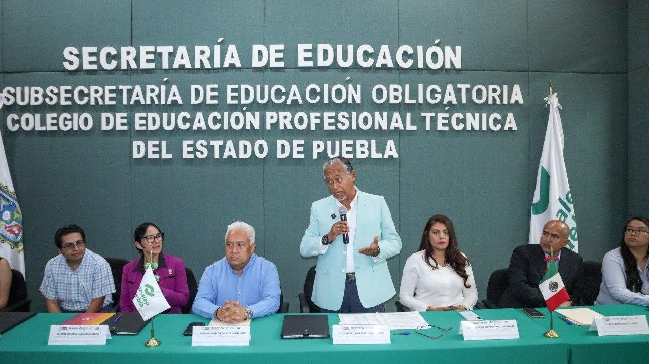 Conalep Puebla firma ocho convenios para impulsar prácticas y empleabilidad