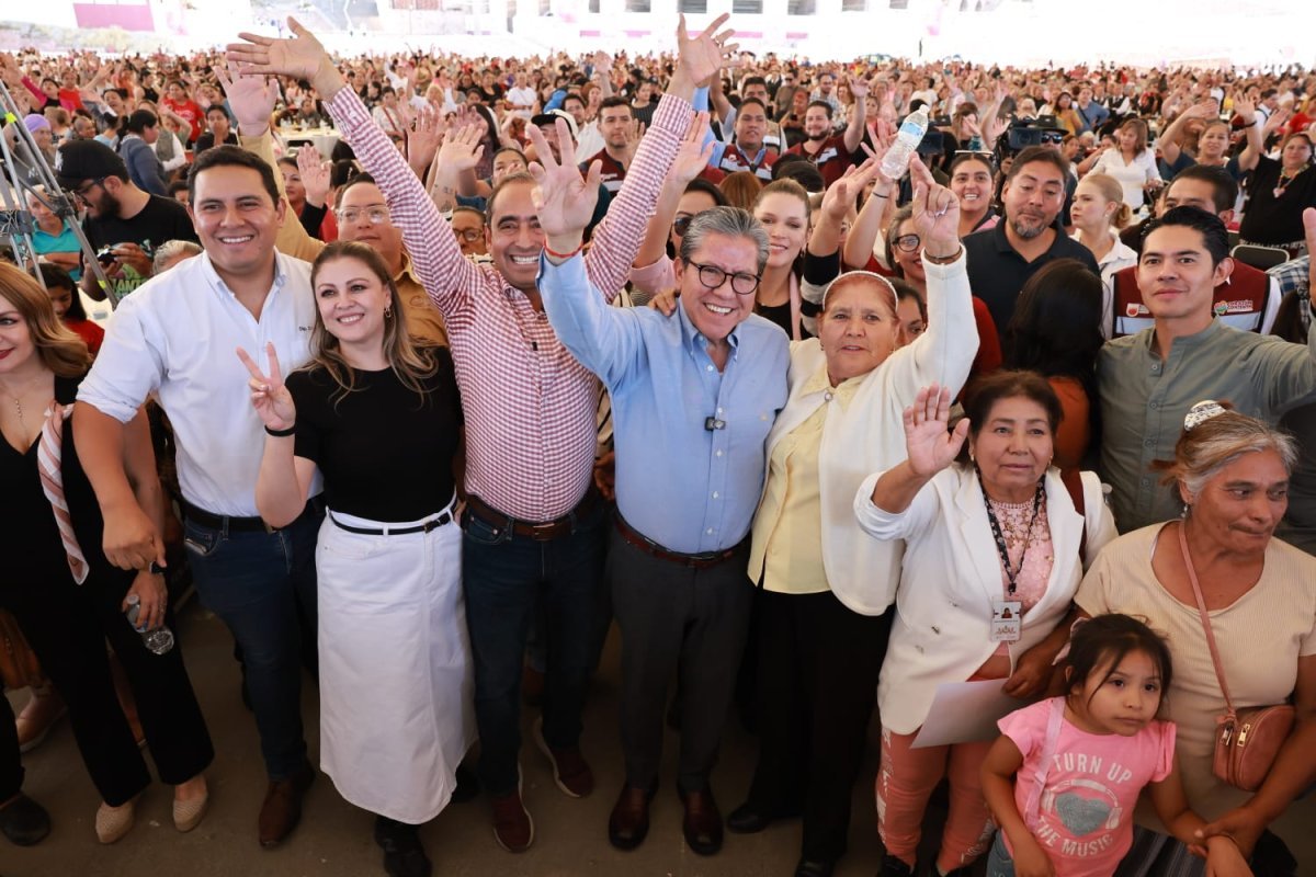 Gobernador David Monreal inicia festejos del Día de las Madres en Zacatecas con más de 5 mil asistentes